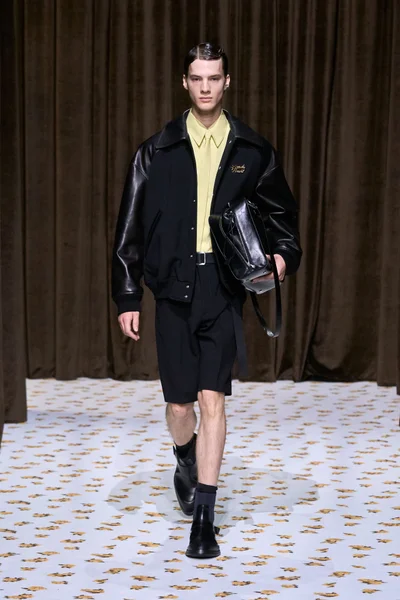 Look 40
